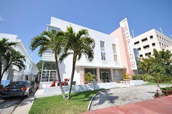 Tropics Hotel Miami Beach 1550 Collins Ave