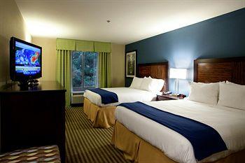 Holiday Inn Express Hotel & Suites East Tullahoma 2030 N Jackson Street