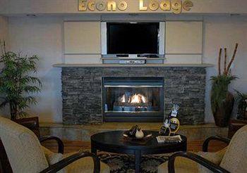 Econo Lodge Inn & Suites Lethbridge 1124 Mayor Magrath Drive South