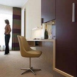 Movenpick Hotel Frankfurt City Den Haager Strasse 5