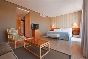 Tryp Orly Hotel San Sebastian Plaza De Zaragoza 4