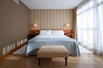 Tryp Orly Hotel San Sebastian Plaza De Zaragoza 4