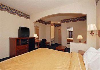 Comfort Suites Abilene 3165 S. Danville Dr.