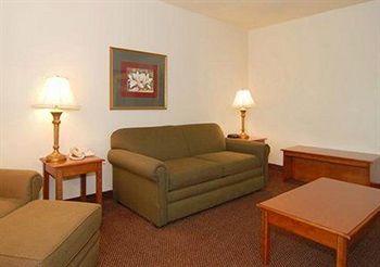 Quality Inn And Suites Bossier City 2717 Village Lane