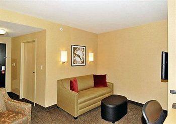 Cambria Suites Ft. Lauderdale Airport South & Cruise Port 141 SW 19th Court