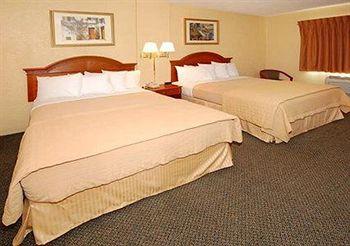 Quality Inn and Suites Goodyear 950 N. Dysart Road