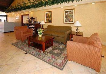 Quality Inn and Suites Goodyear 950 N. Dysart Road