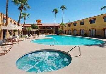 Quality Inn and Suites Goodyear 950 N. Dysart Road