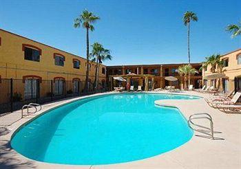 Quality Inn and Suites Goodyear 950 N. Dysart Road