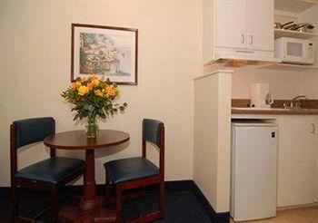 Suburban Extended Stay Of Hampton 1616 Hardy Cash Drive