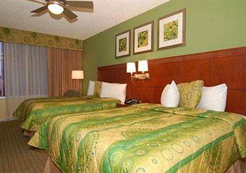 Quality Inn & Suites Boulevard Hollywood 4900 HOLLYWOOD BLVD