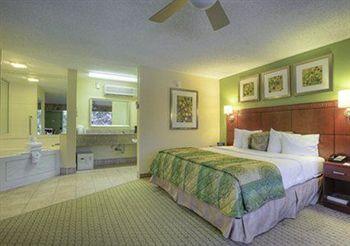 Quality Inn & Suites Boulevard Hollywood 4900 HOLLYWOOD BLVD