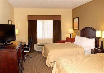 Quality Inn & Suites Houston 10155 North Freeway