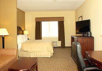 Quality Inn & Suites Houston 10155 North Freeway