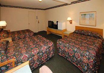 Econo Lodge Kalkaska 703 N. Cedar St. (US 131)