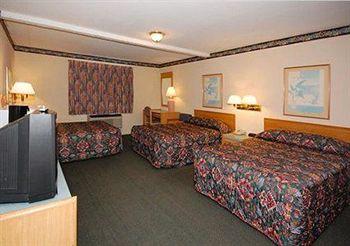 Econo Lodge Kalkaska 703 N. Cedar St. (US 131)