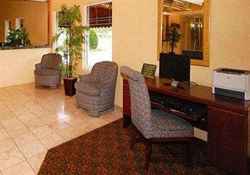 Comfort Suites I-240 East-Airport 2575 Thousand Oaks Cove