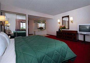 Comfort Inn Cedar Point South Milan (Ohio) 11020 Milan Rd. I-80/90 & 250N