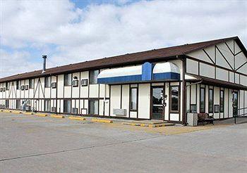 Econo Lodge Newton 1620 East 2nd Street