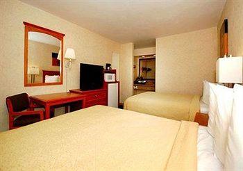 Quality Inn Airport Ontario 514 N. Vineyard Ave.