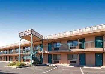 Econo Lodge Airport Phoenix 3037 E. Van Buren Street