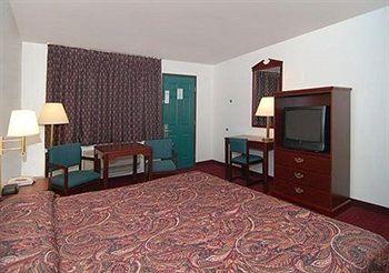 Econo Lodge Airport Phoenix 3037 E. Van Buren Street