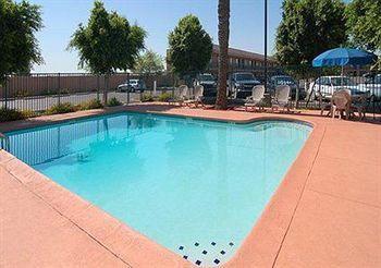 Econo Lodge Airport Phoenix 3037 E. Van Buren Street