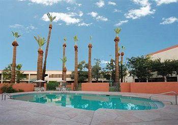 Quality Inn and Suites Downtown Phoenix 202 East Mcdowell Road