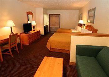 Quality Inn & Suites Dollywood Lane Pigeon Forge 3756 PARKWAY