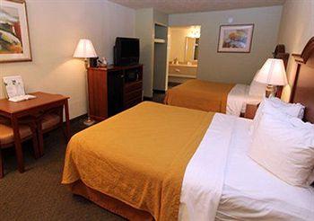 Quality Inn & Suites Dollywood Lane Pigeon Forge 3756 PARKWAY