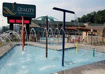 Quality Inn & Suites Dollywood Lane Pigeon Forge 3756 PARKWAY