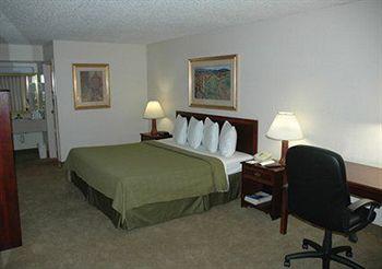 Quality Inn Sawgrass Plantation 1711 North University Drive