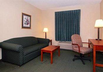 Comfort Suites Richmond (Kentucky) 2007 Colby Taylor Dr.