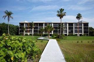 Pelicans Roost Condominiums Sanibel Island 605 Donax Street