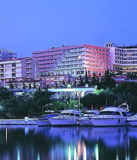 Pine Bay Marina Hotel Kusadasi Yat Limani Karsisi