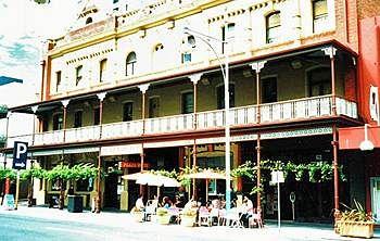 Plaza Hotel Adelaide 85 Hindley Street