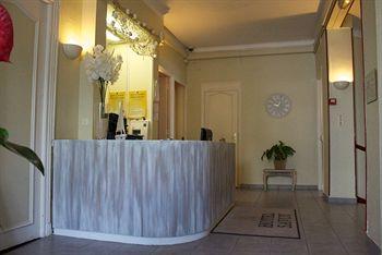 Savoy Hotel Antibes 144 Boulevard President Wilson