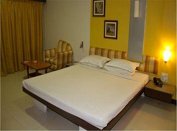 Aurangabad Gymkhana Club Hotel Airport Road, Mukundwadi Circle