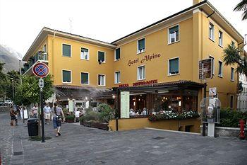 Hotel Alpino Malcesine Piazza Statuto 23