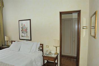 Villa Cipriani Hotel Via Canova 298