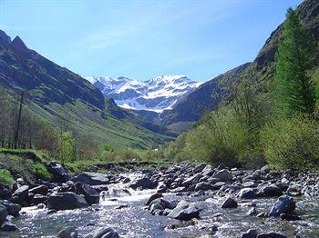 Hotel De La Vallee Lourdes 28 Rue Des Pyrenees