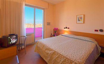 Senbhotel Hotel Senigallia Viale Bonopera 26