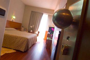 Senbhotel Hotel Senigallia Viale Bonopera 26