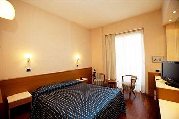 Senbhotel Hotel Senigallia Viale Bonopera 26