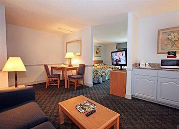 Oglethorpe Inn & Suites Savannah 7110 Hodgson Memorial Dr