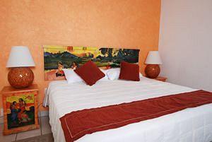 Hotel & Suites Galeria Morelia Dr. Miguel Silva # 71-B Colcentrao