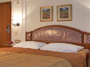 Mumbai Residency Hotel 501-A wing, Dhiraj Heritage Complex, SP Road, Milan Subway Junction