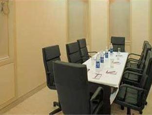 Mumbai Residency Hotel 501-A wing, Dhiraj Heritage Complex, SP Road, Milan Subway Junction