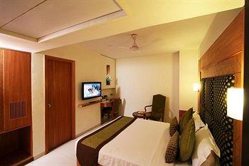 Southern Hotel New Delhi 18/2 Arya Samaj Road WEA Karol Bagh