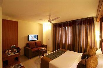 Southern Hotel New Delhi 18/2 Arya Samaj Road WEA Karol Bagh